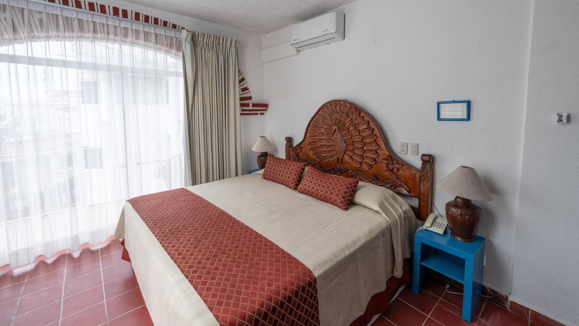 Hotel Encino Malecon Centro بويرتو فالارتا الغرفة الصورة