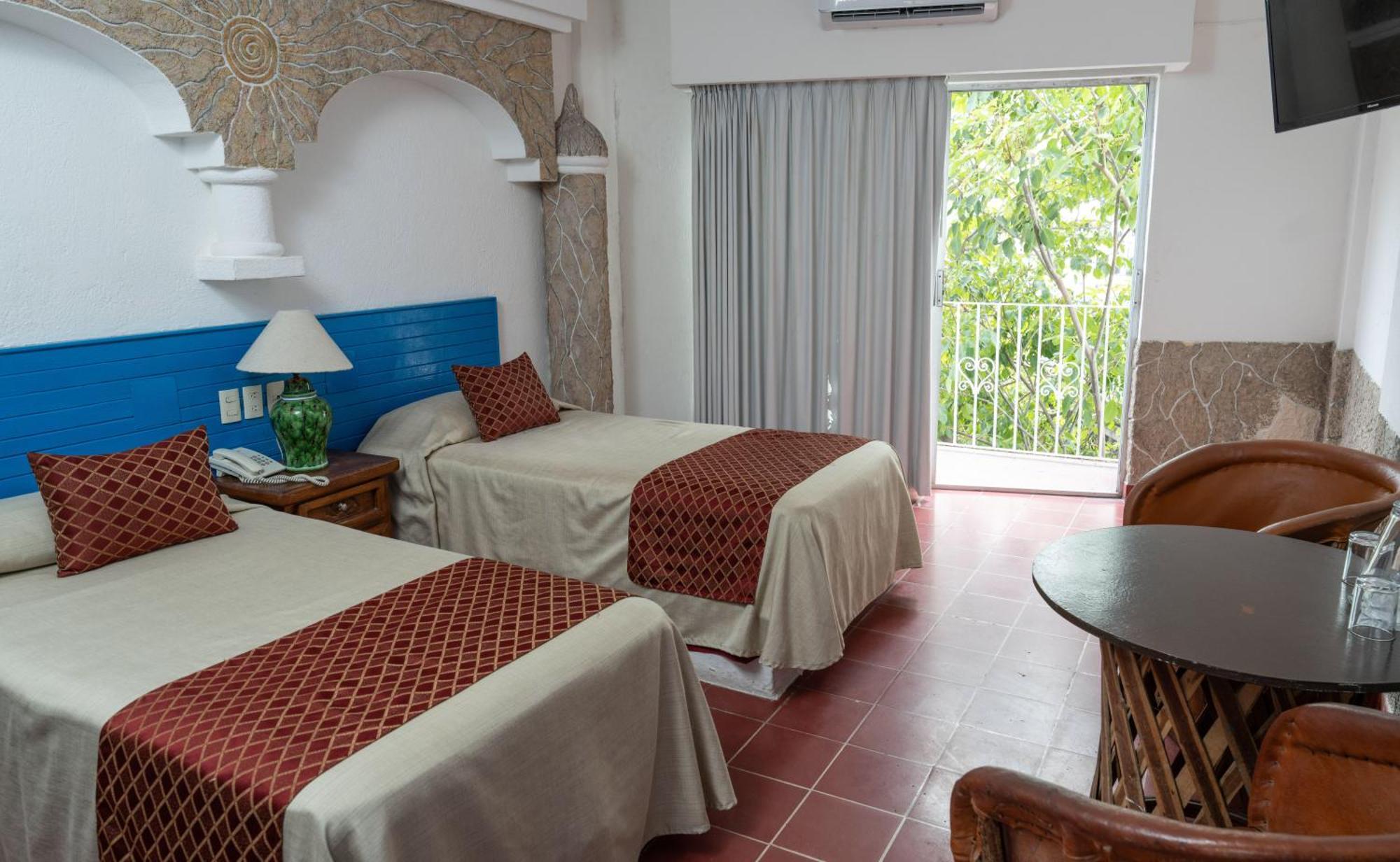 Hotel Encino Malecon Centro بويرتو فالارتا الغرفة الصورة