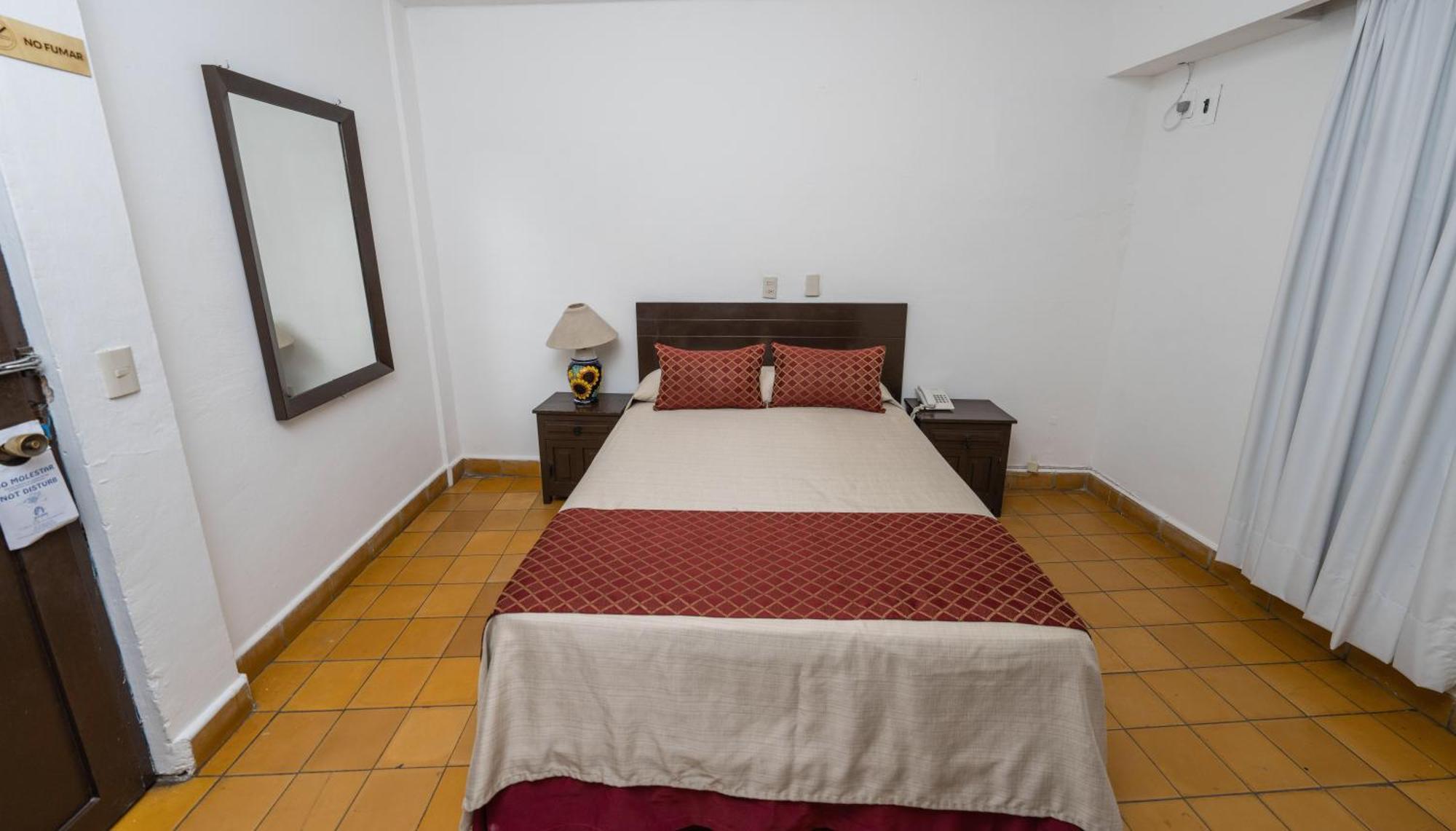 Hotel Encino Malecon Centro بويرتو فالارتا الغرفة الصورة