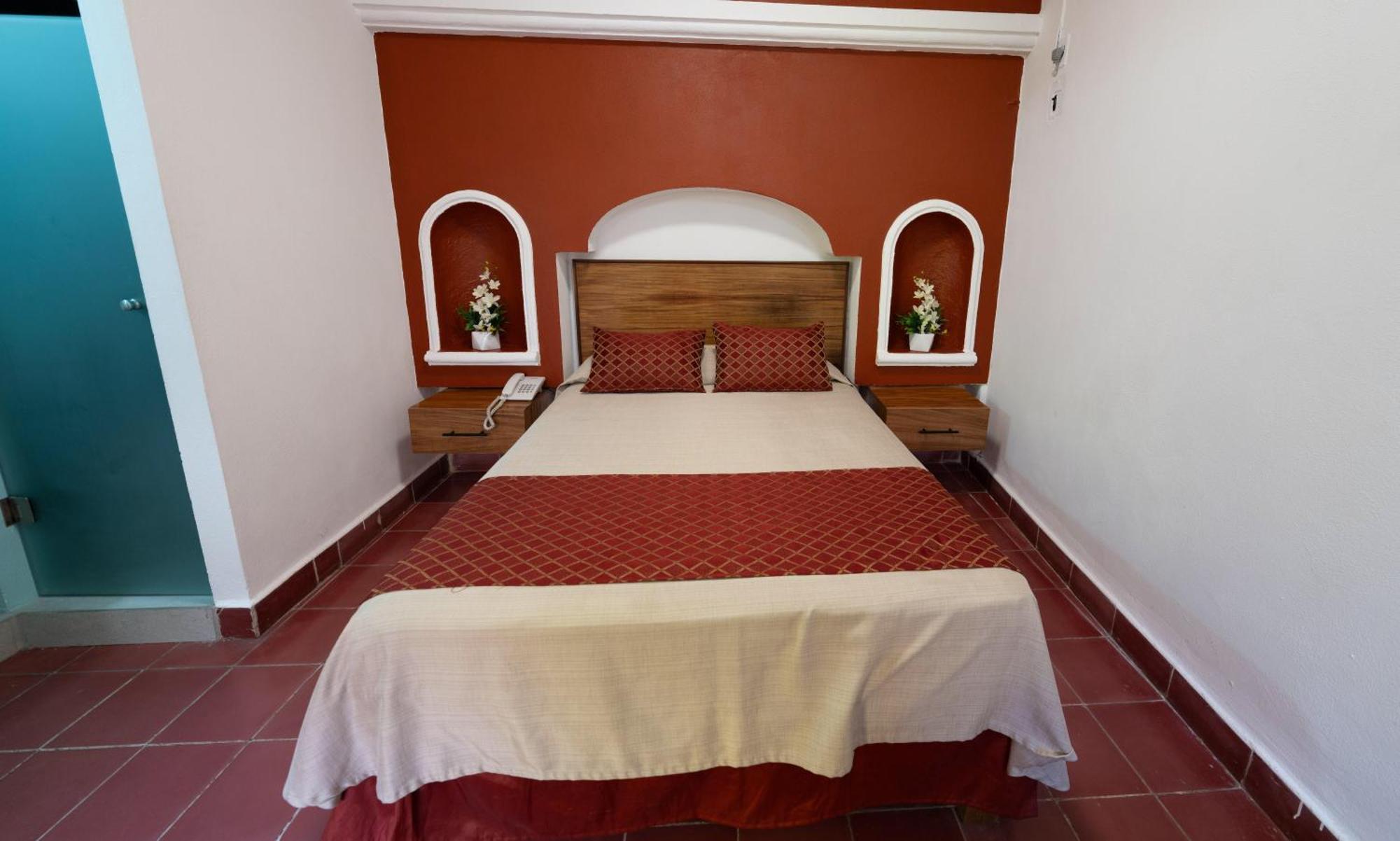 Hotel Encino Malecon Centro بويرتو فالارتا الغرفة الصورة