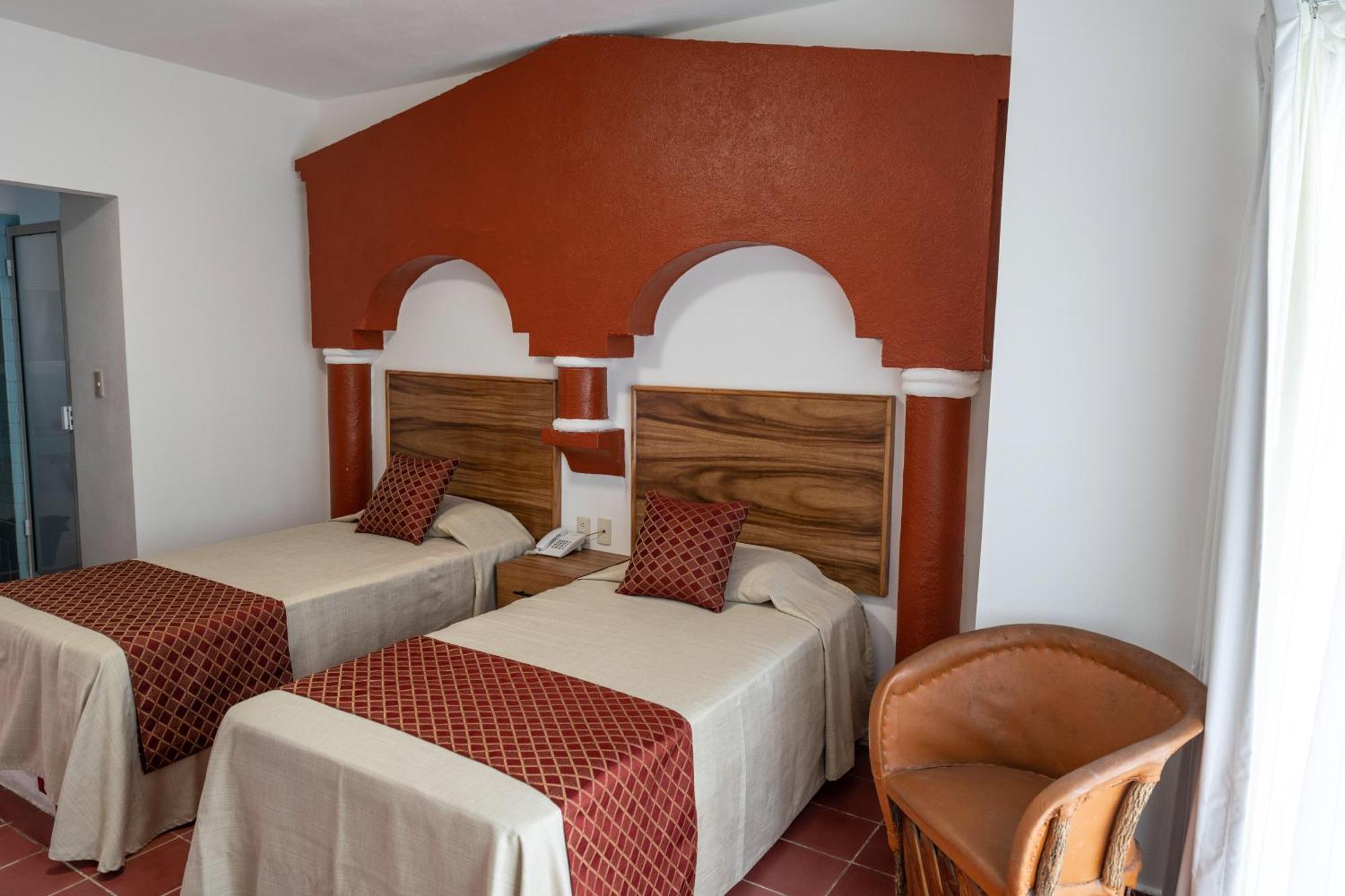 Hotel Encino Malecon Centro بويرتو فالارتا الغرفة الصورة