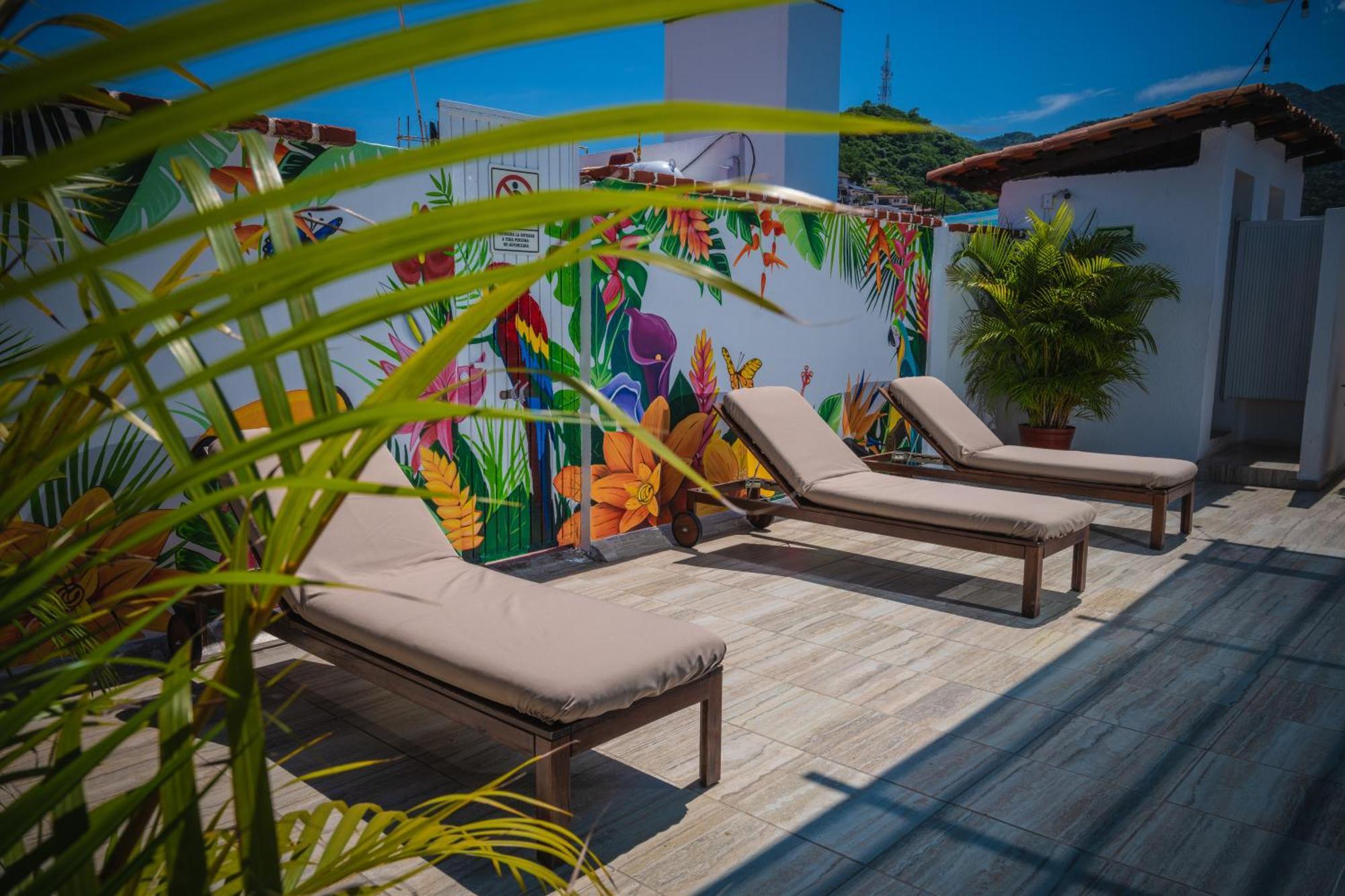 Hotel Encino Malecon Centro بويرتو فالارتا المظهر الخارجي الصورة