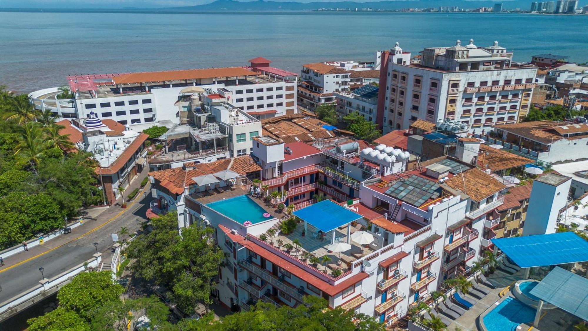 Hotel Encino Malecon Centro بويرتو فالارتا المظهر الخارجي الصورة