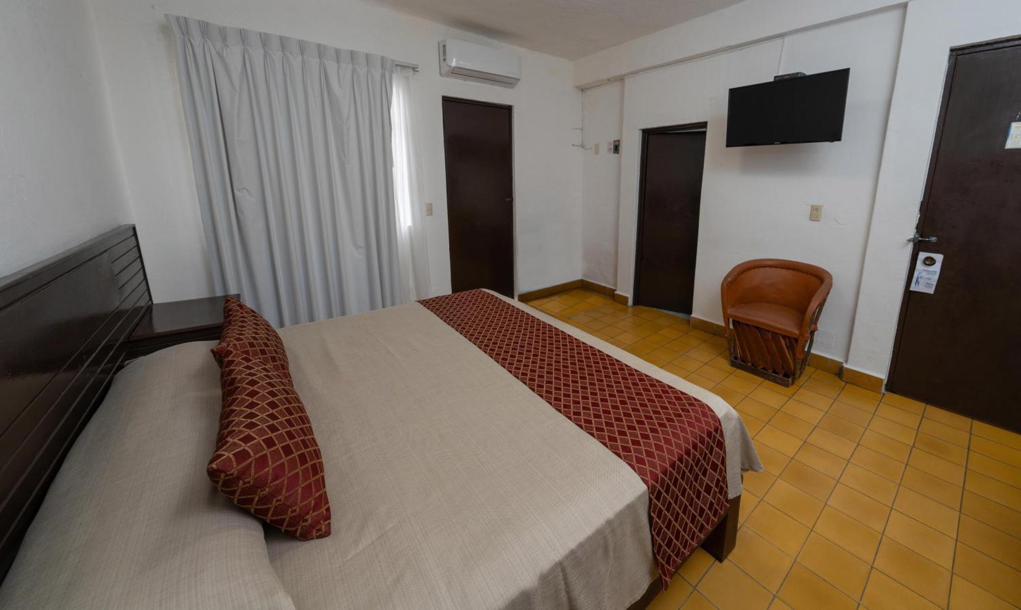 Hotel Encino Malecon Centro بويرتو فالارتا الغرفة الصورة