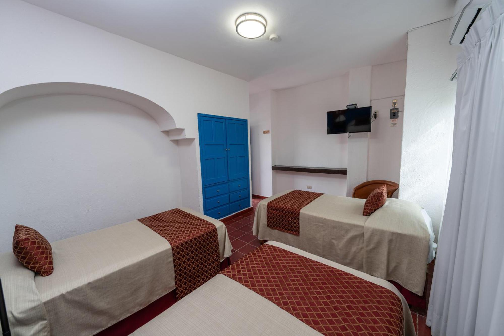 Hotel Encino Malecon Centro بويرتو فالارتا الغرفة الصورة